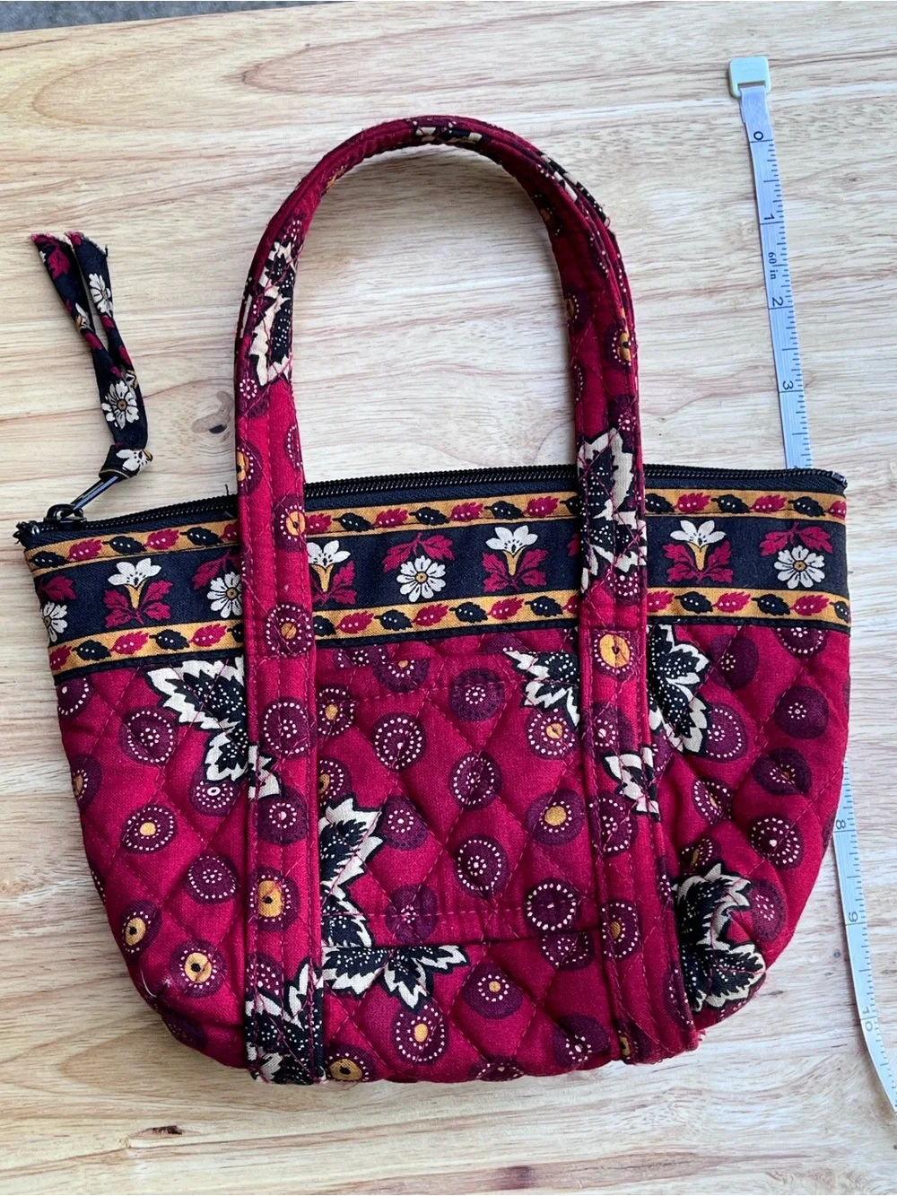Vera Bradley zip that
